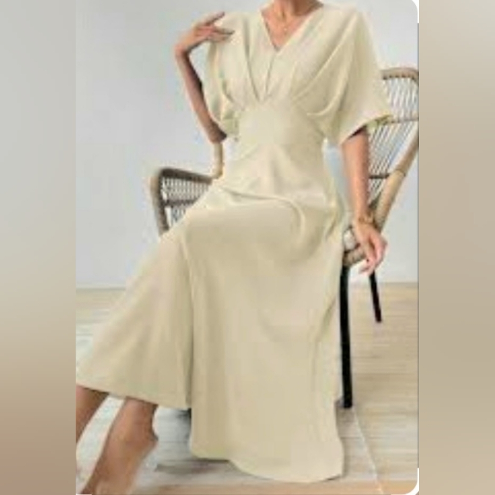 Creme V Neck Cinched Stretch Waist Midi Dress Size 4XL
